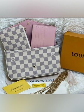 Azur Pink Interior Pochette Crossbody